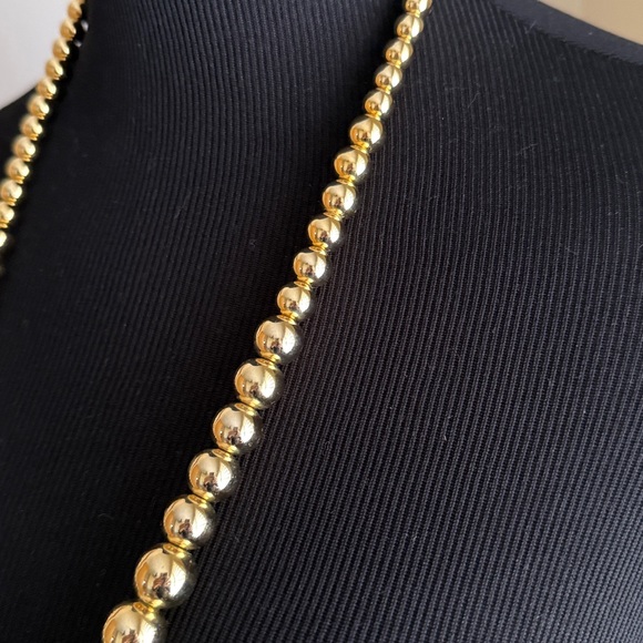 Vintage Graduated Bead Gold tone Necklace - Picture 4 of 8